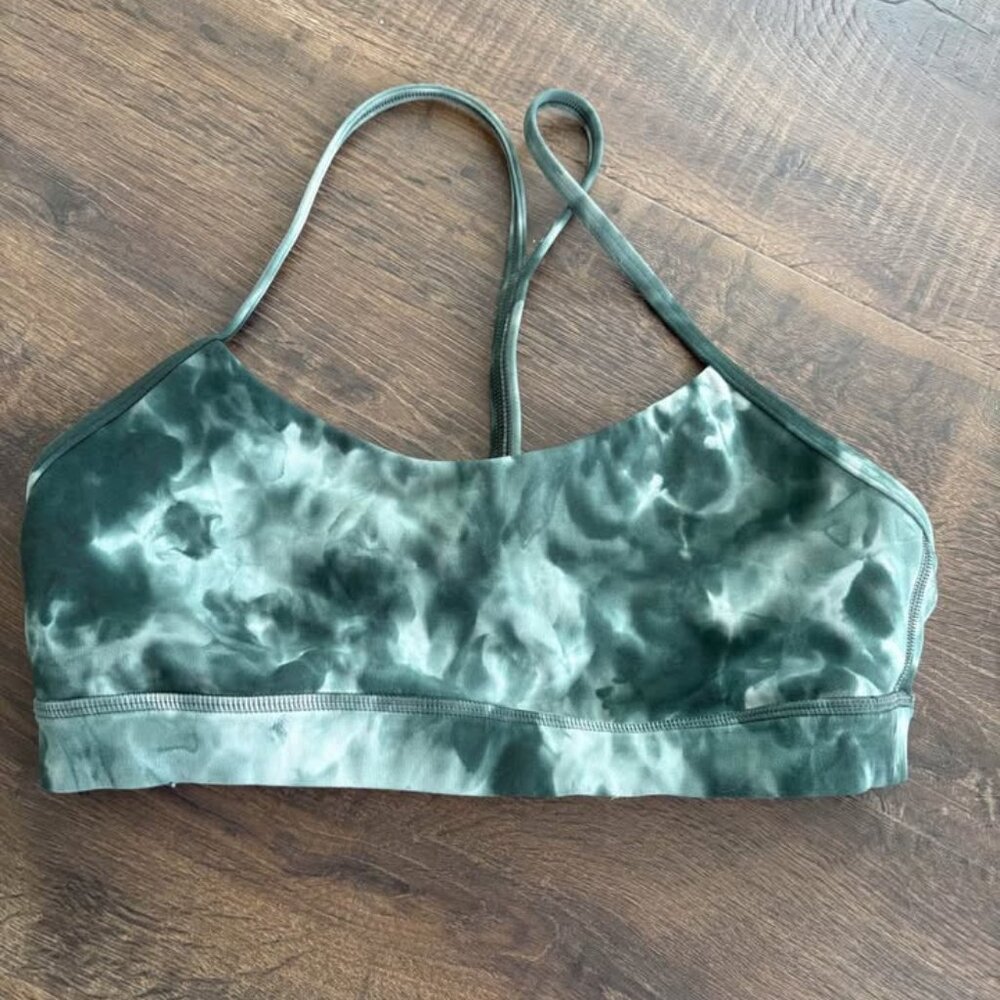 Lululemon Flow Y Nulu Bra *Light Support - Size 8 - Diamond Dye Starlight Smoked